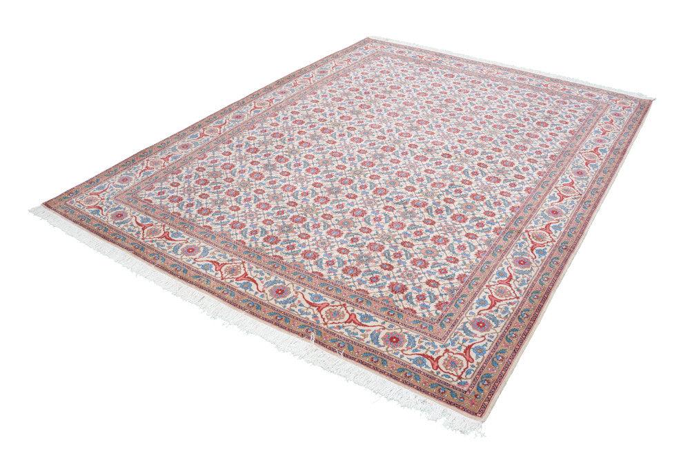 Araz Heriz Persian Carpet Wool 262x346 - Authentic Vintage Rugs & Kilims, Silk & Wool Dubai