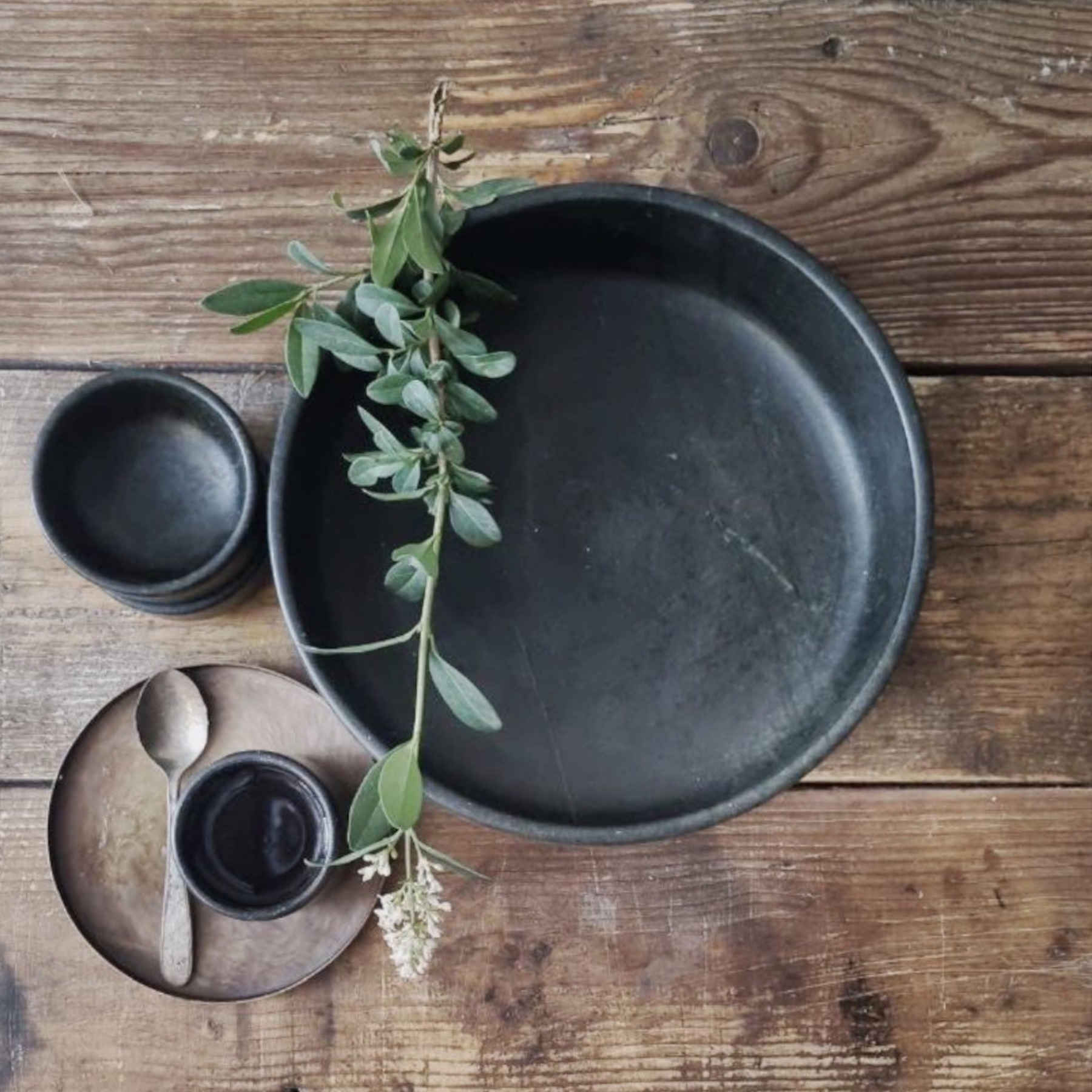 Curved Natural Stone Bowl - Black Stone Tableware & Dining Stoneware