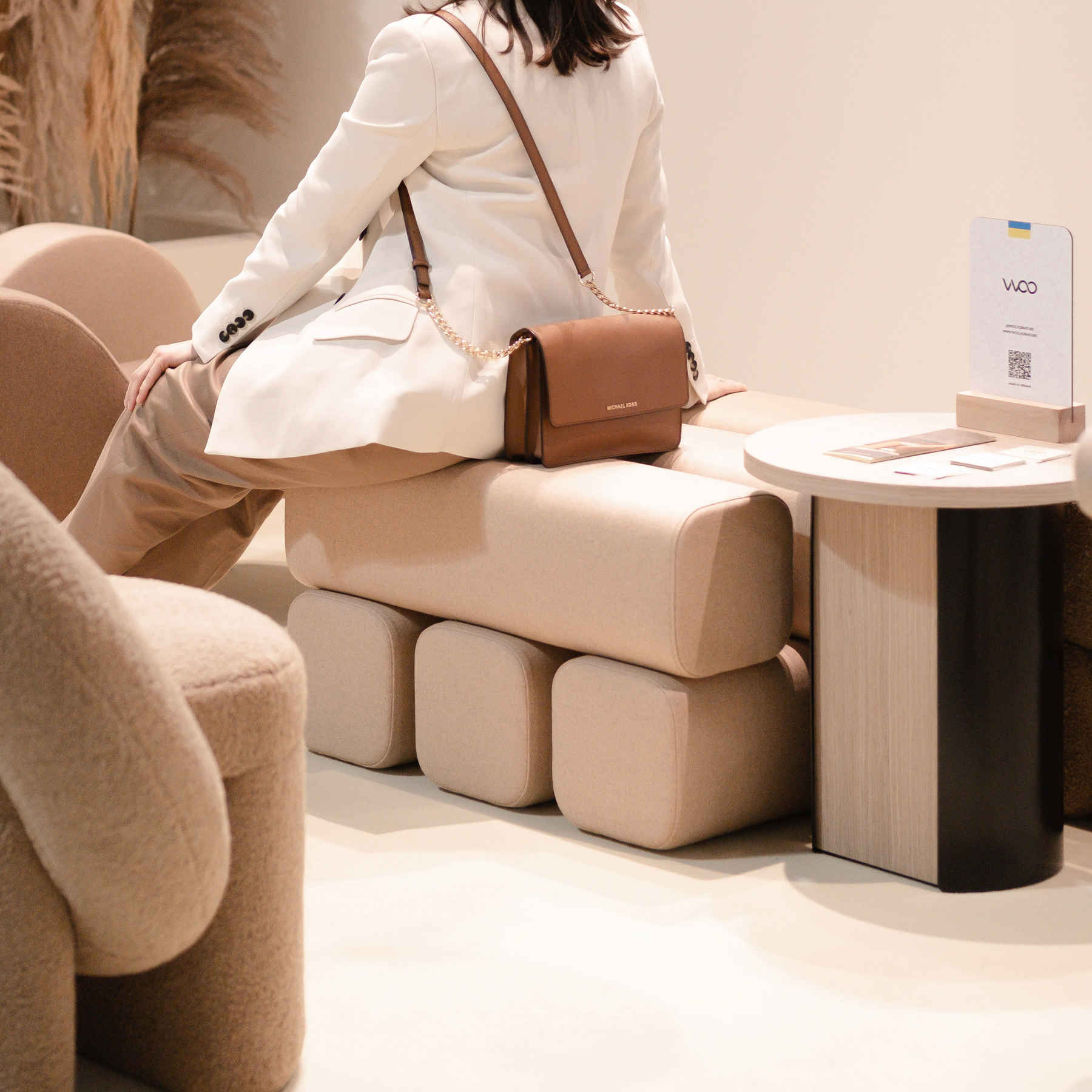 DROVA 6 Contemporary Pouf