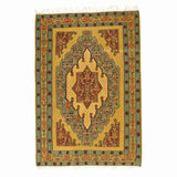 Medallion Sanandaj Persian Kilim 102x150, Handmade Nomadic Wool Rugs & Kilims in Dubai