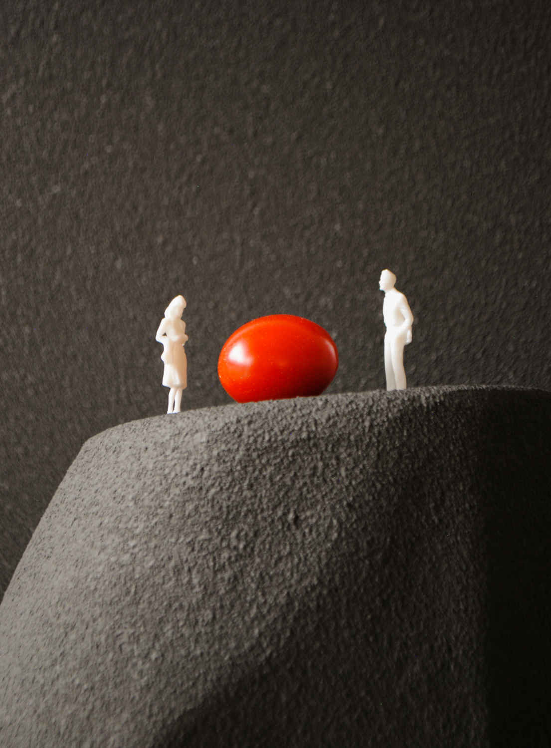 Oval Mixed Media Sculpture Artworks By Hossein Kahfi