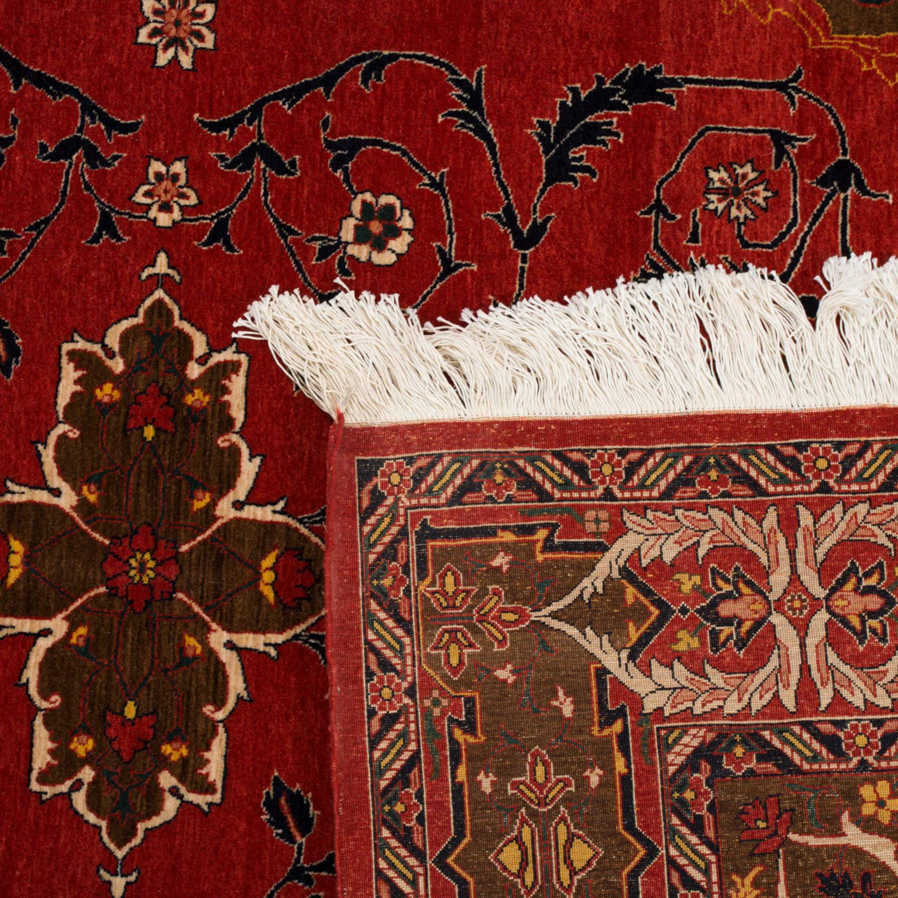 Mosafer Classic Persian Carpet - Authentic Persian Rugs & Kilims Dubai