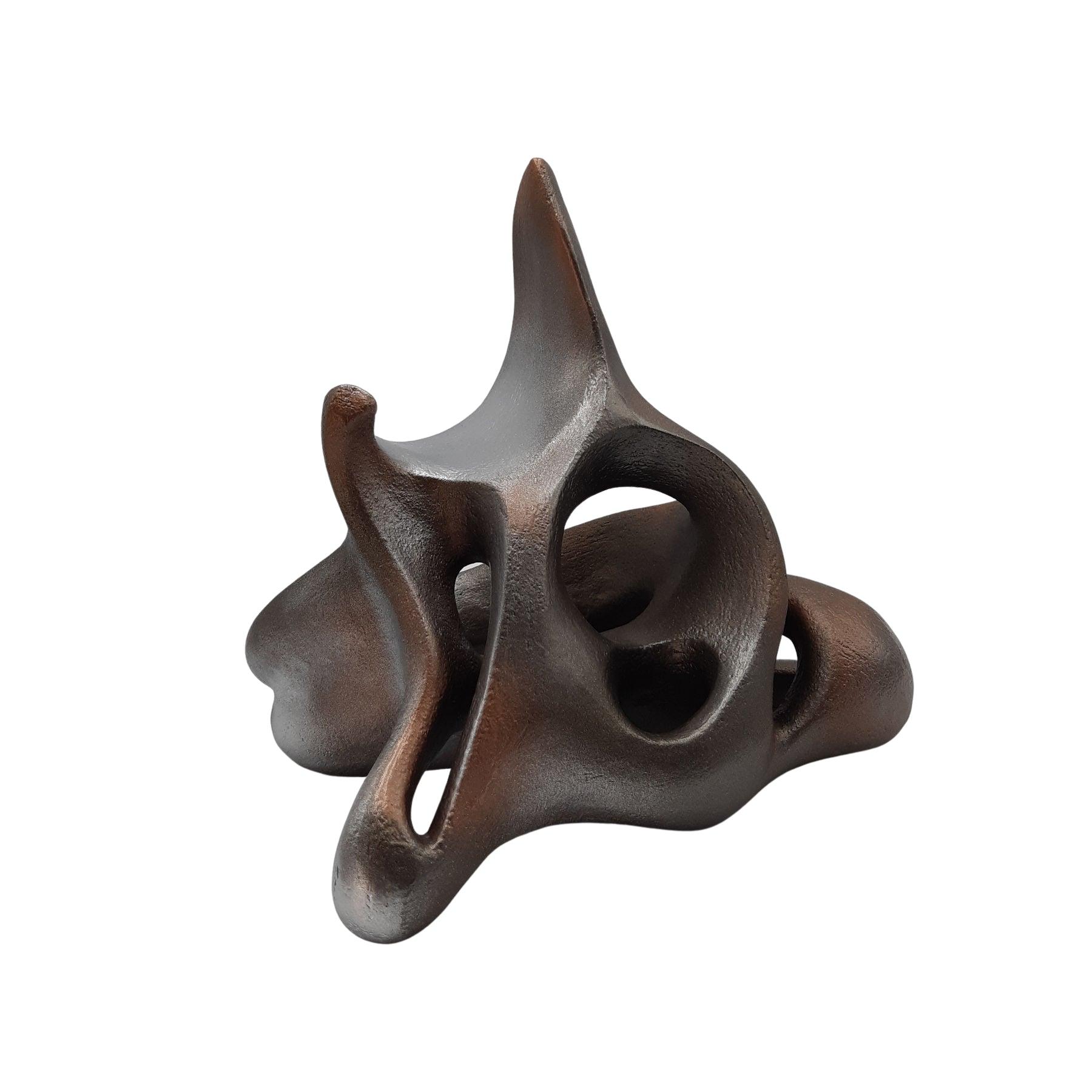 Naran Clay Sculpture - Contemporary Mixed Media & Ceramic Works by Ariane Crovisier in Dubai