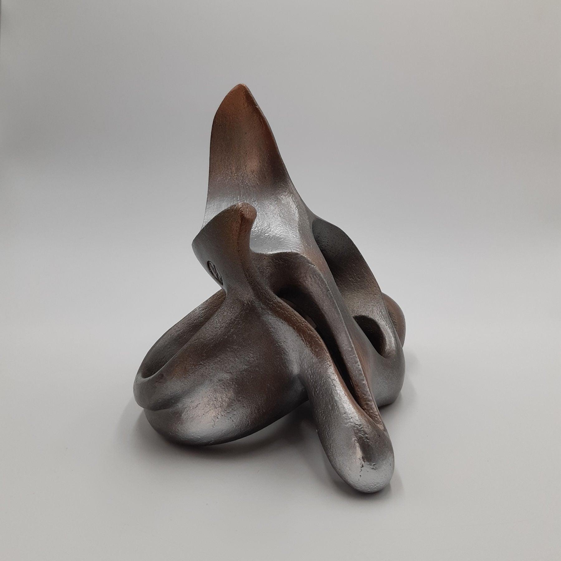 Naran Clay Sculpture - Contemporary Mixed Media & Ceramic Works by Ariane Crovisier in Dubai