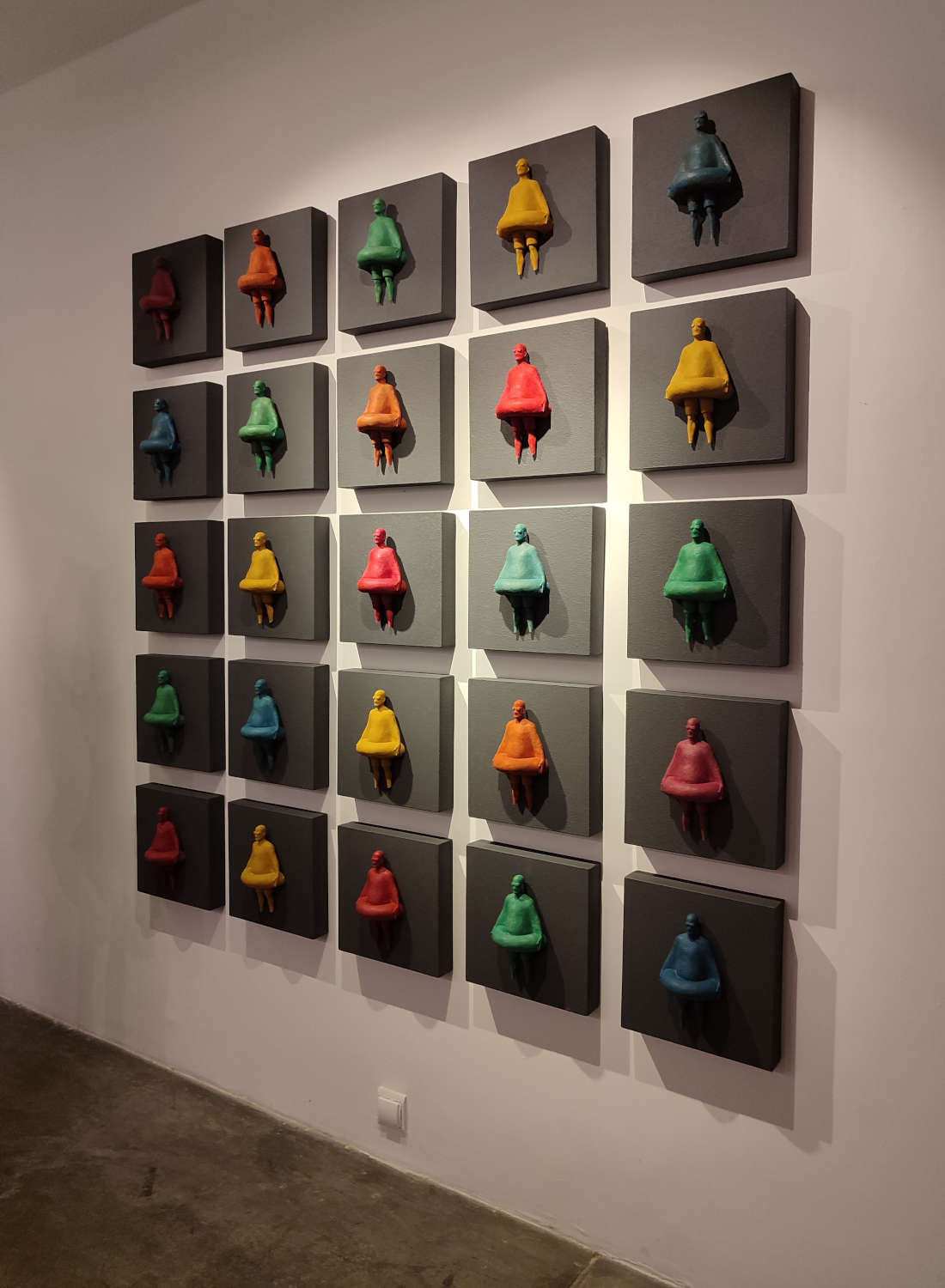 25 humans installation sculptural Wall Artwork Dubai