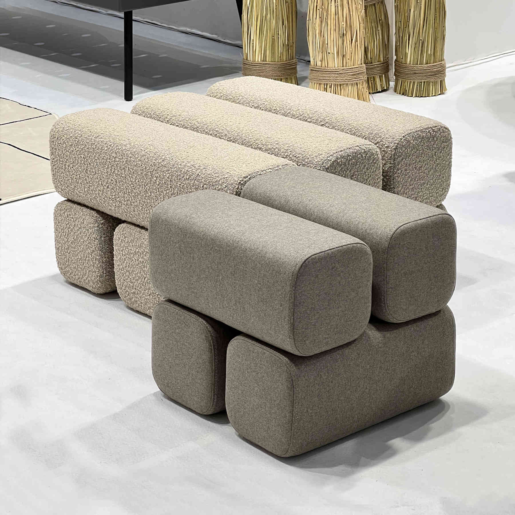 DROVA 4 Contemporary Pouf