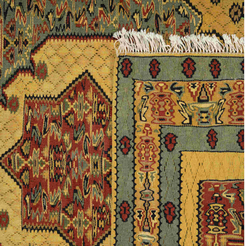 Medallion Sanandaj Persian Kilim 102x150,  Handmade Nomadic Wool Rugs & Kilims in Dubai