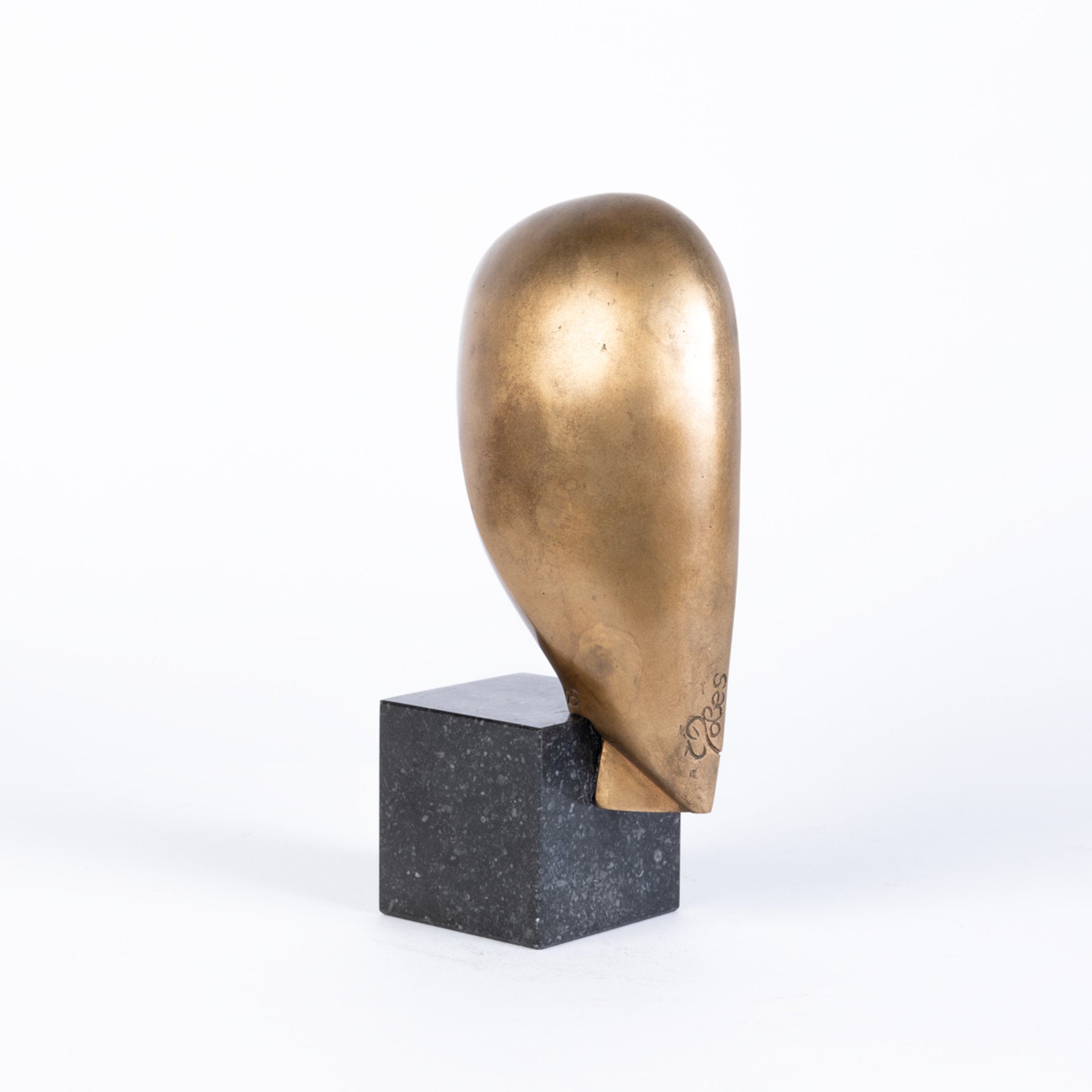 VOGEL DER NACHT Bronze Sculpture - Contemporary Animal Figures By Cordula Dobes