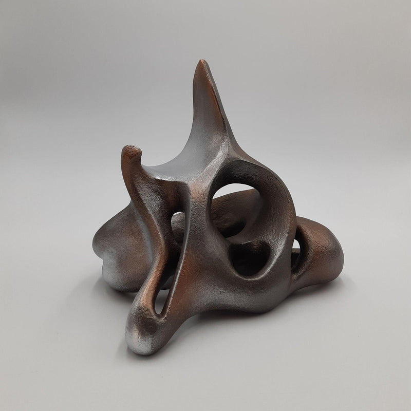 Naran Clay Sculpture - Contemporary Mixed Media & Ceramic Works by Ariane Crovisier in Dubai