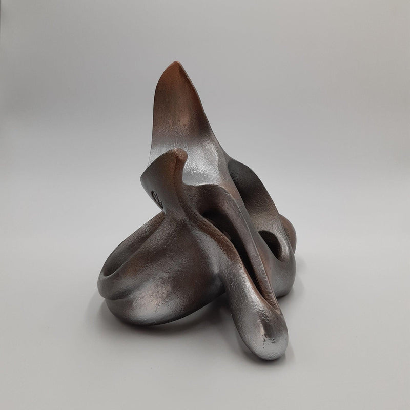 Naran Clay Sculpture - Contemporary Mixed Media & Ceramic Works by Ariane Crovisier in Dubai